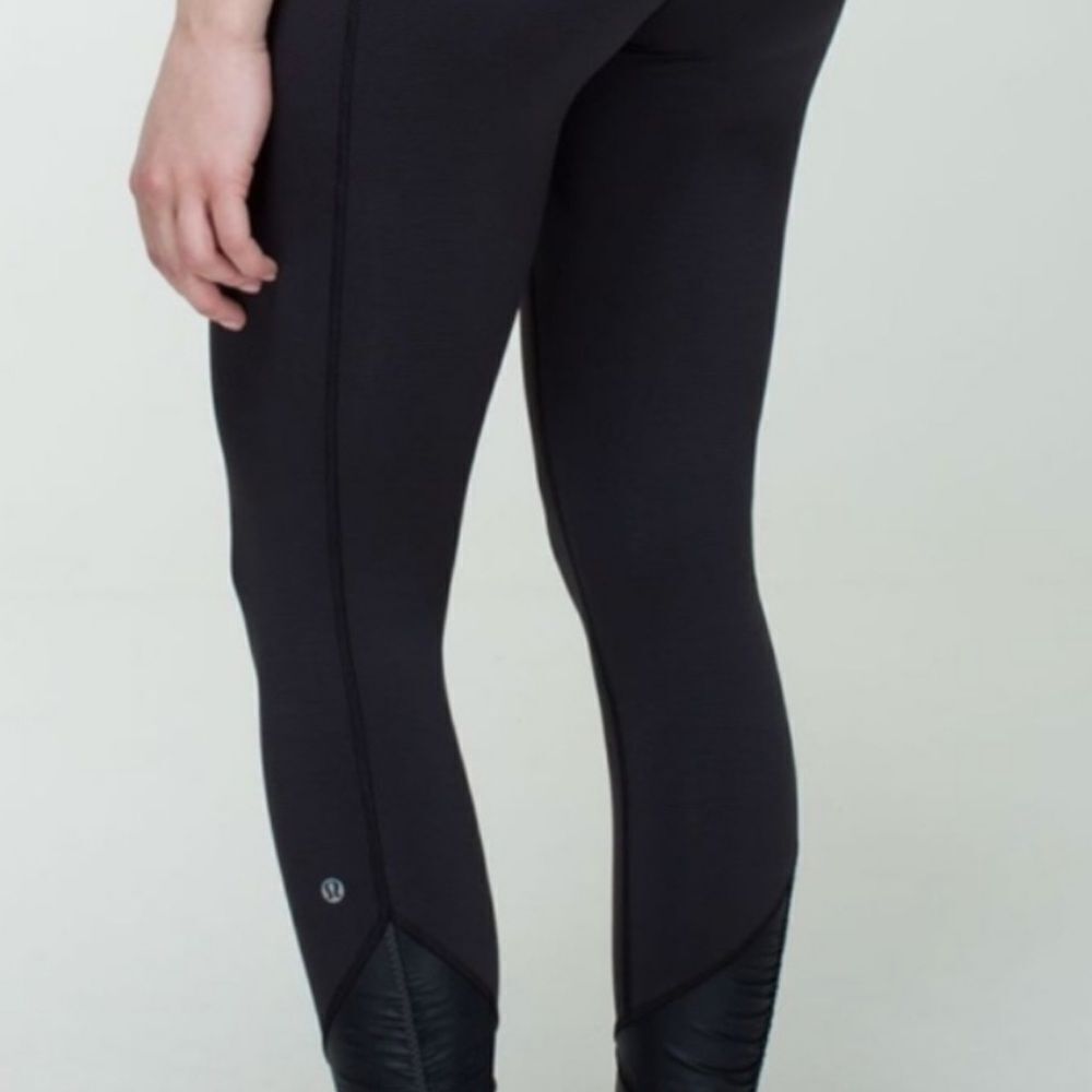 Lululemon Pace Queen Tight 7/8 Length Size 4 Black Reflective Full On Luxtreme - Picture 2 of 15